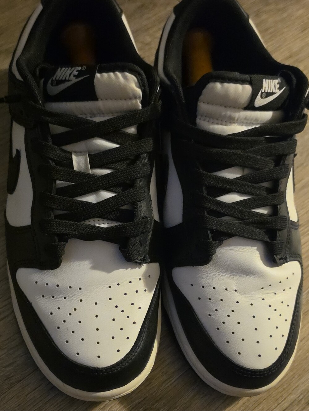 Nike Men’s Black and White Low-Top Athletic Sneakers